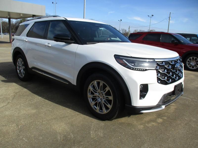 2026 Ford Explorer Platinum's photo