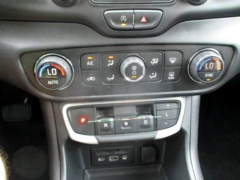 2022 GMC Terrain SLT - Photo 17