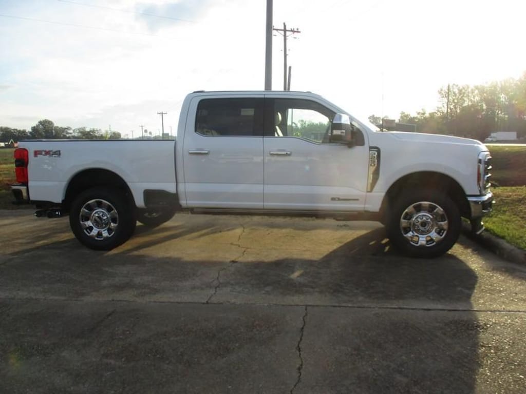 New 2026 Ford F-250 SD Lariat Crew Cab 4WD TRUCK