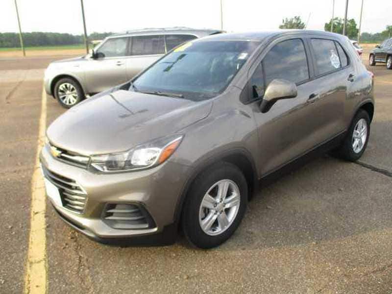 Used 2022 Chevrolet Trax LS with VIN KL7CJKSM9NB515867 for sale in Batesville, MS