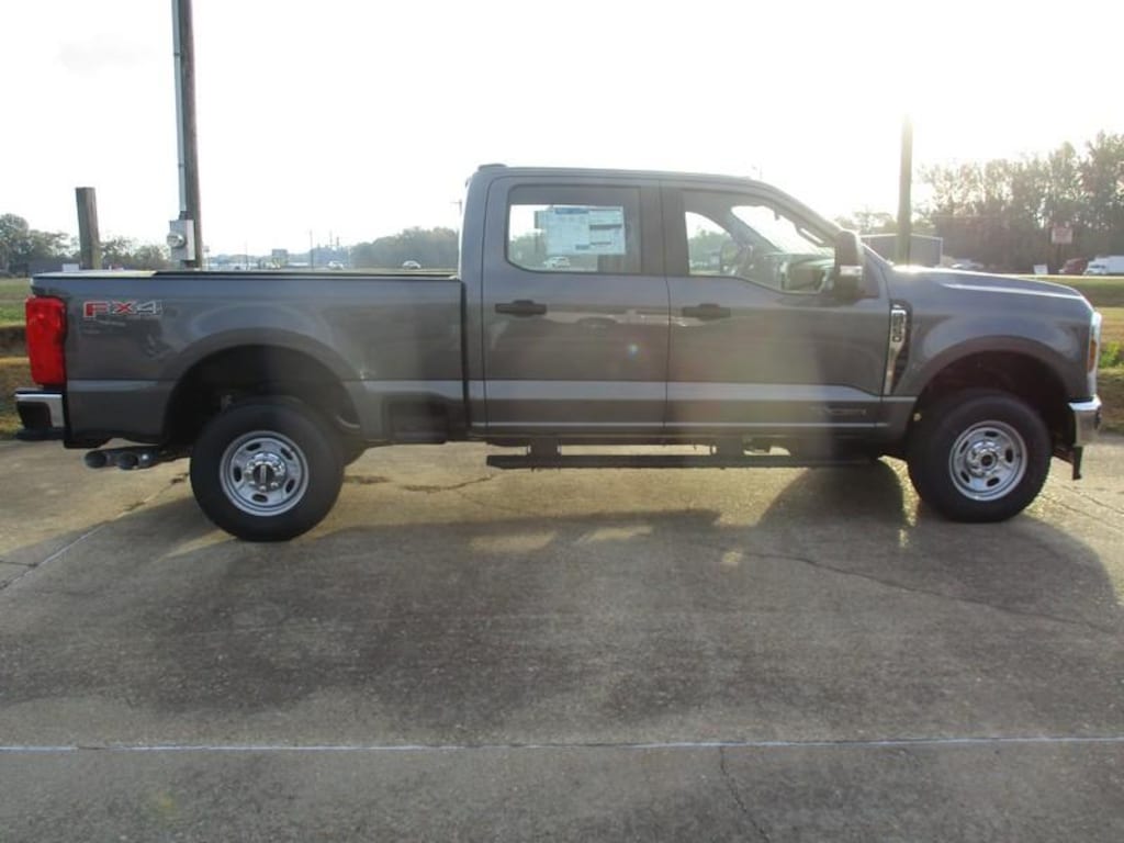 New 2026 Ford F-250 SD XL Crew Cab 4WD TRUCK