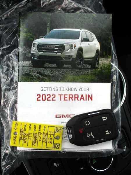 2022 GMC Terrain SLT - Photo 38