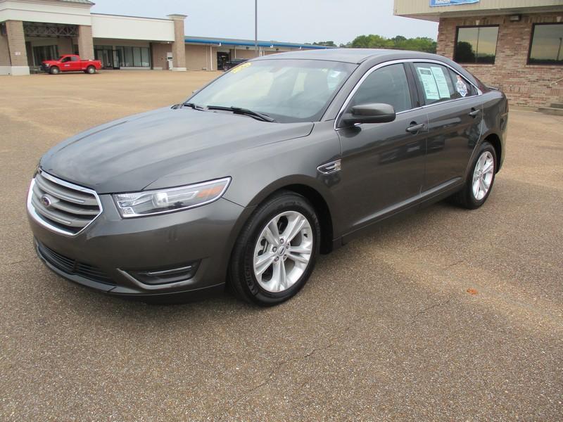 Used 2018 Ford Taurus SEL with VIN 1FAHP2E87JG113225 for sale in Batesville, MS