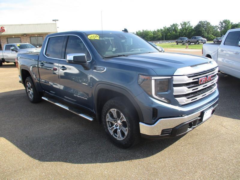 2024 GMC Sierra 4WD Crew Cab Short Box SLE's photo