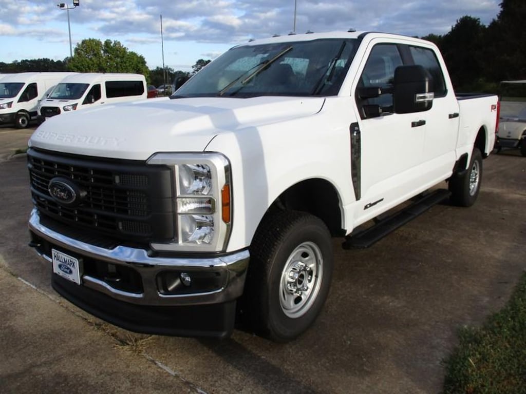 New 2026 Ford F-250 SD XL Crew Cab 4WD TRUCK