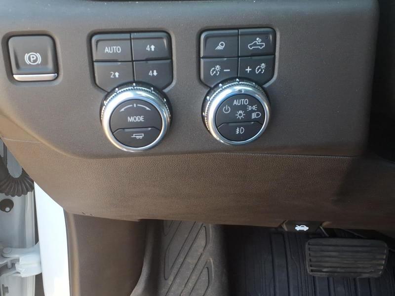 2025 GMC Sierra 1500 SLT - Photo 20