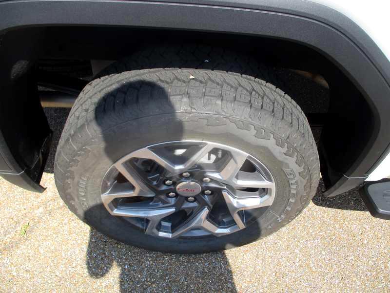 2025 GMC Sierra 1500 SLT - Photo 30