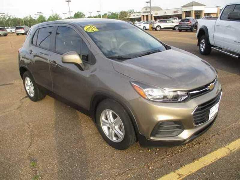2022 Chevrolet Trax LS's photo