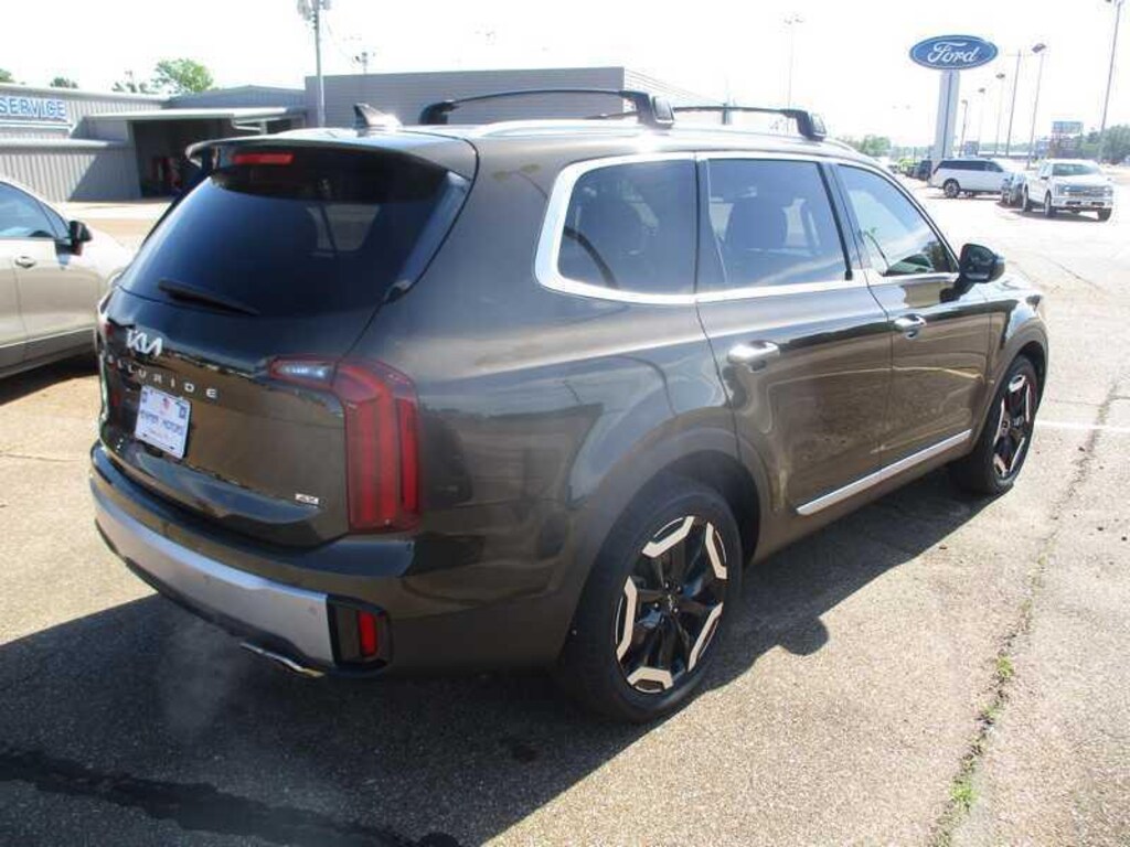 Used 2023 Kia Telluride S AWD