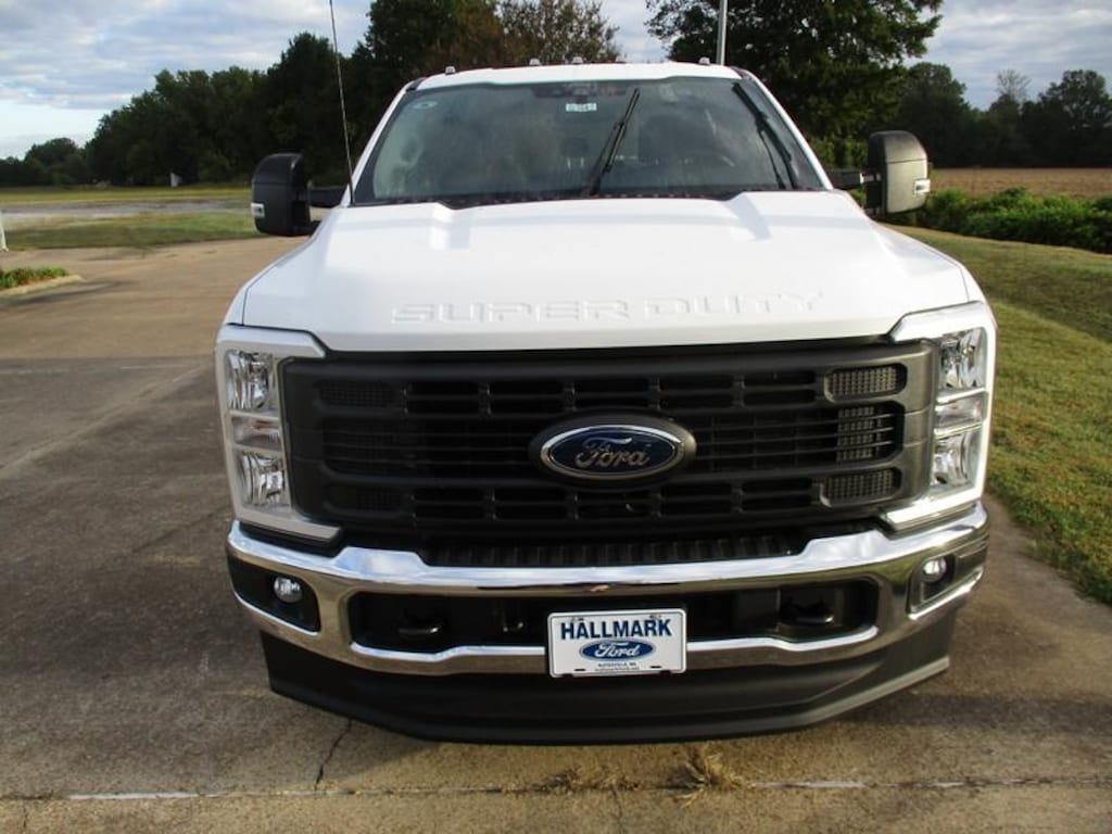 New 2026 Ford F-250 SD XL Crew Cab 4WD TRUCK