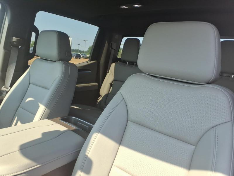 2025 GMC Sierra 1500 SLT - Photo 19