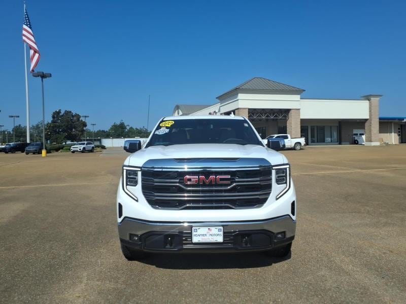 2025 GMC Sierra 1500 SLT - Photo 9