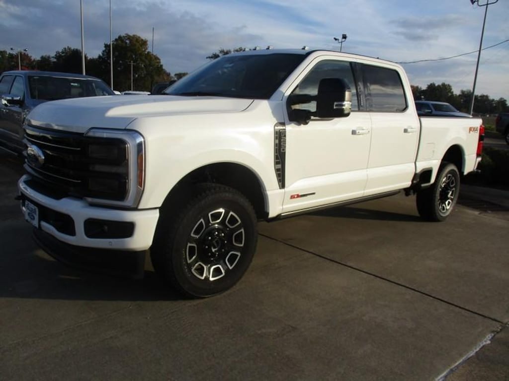 New 2026 Ford F-250 SD Platinum Crew Cab 4WD TRUCK