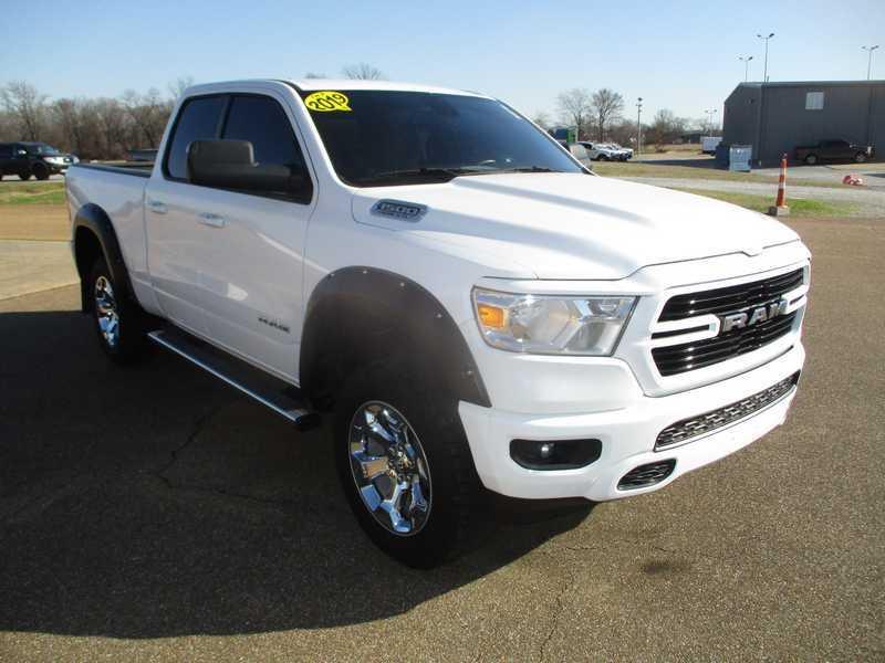 2019 RAM 1500 Big Horn/Lone Star 4x4 Quad Cab 6'4's photo