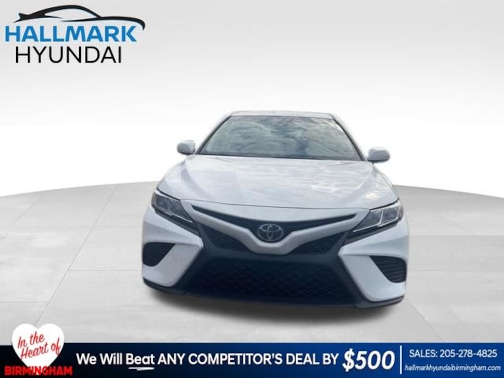 Used 2018 Toyota Camry SE Sedan