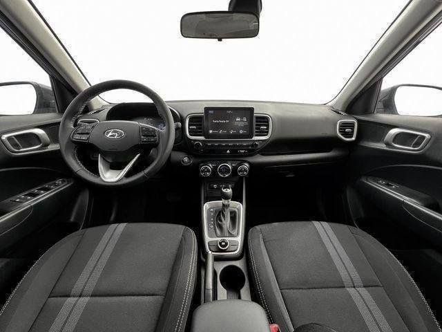 2025 Hyundai Venue SEL - Photo 22
