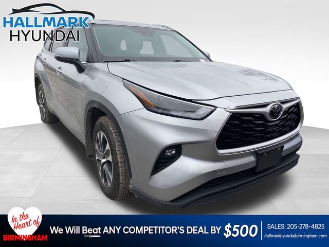 2024 Toyota Highlander XLE's photo