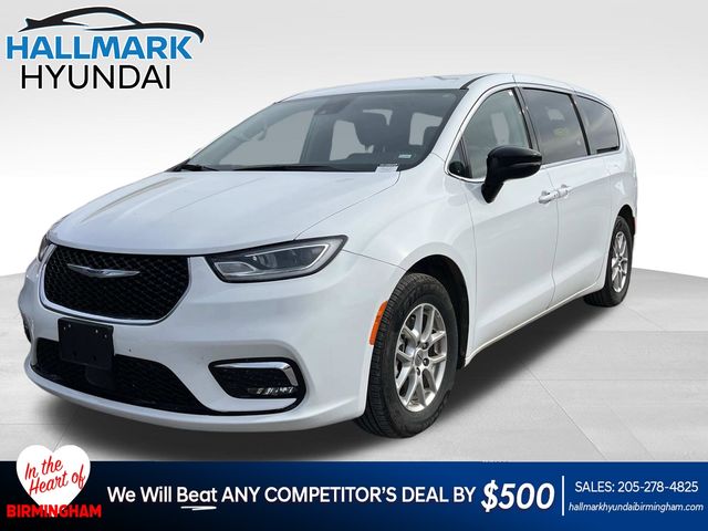 2024 Chrysler Pacifica Touring L's photo