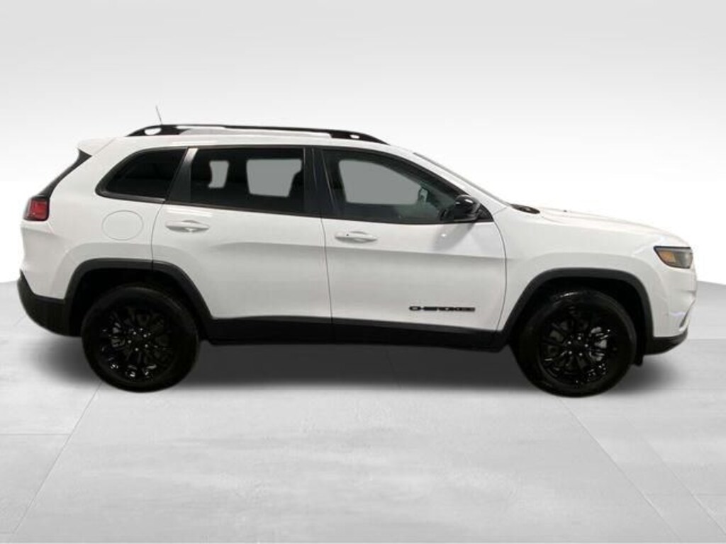 Used 2023 Jeep Cherokee Altitude Lux SUV