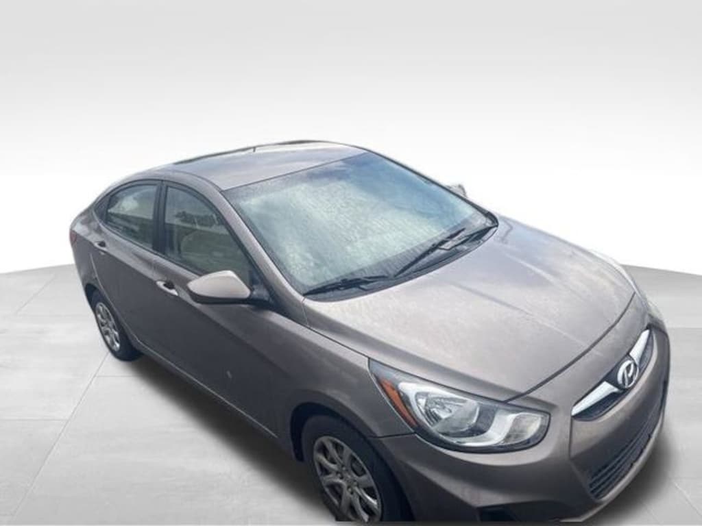Used 2013 Hyundai Accent GLS Sedan