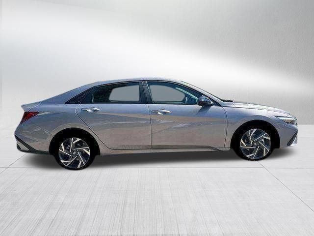 2025 Hyundai Elantra SEL - Photo 18