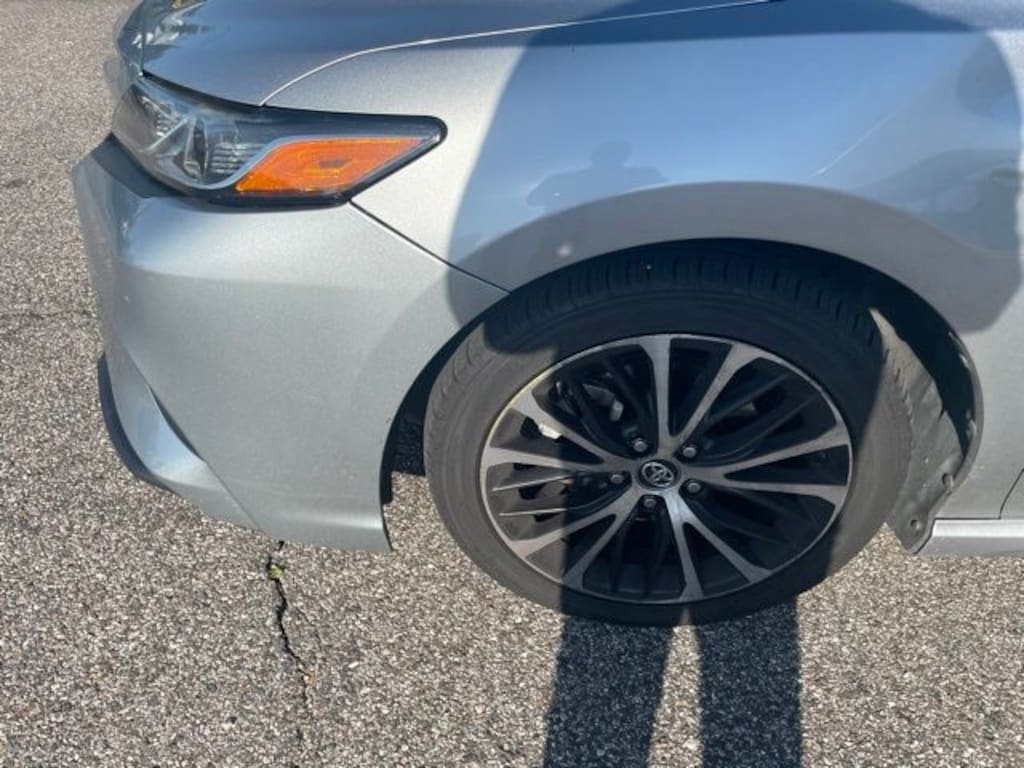Used 2019 Toyota Camry SE Sedan