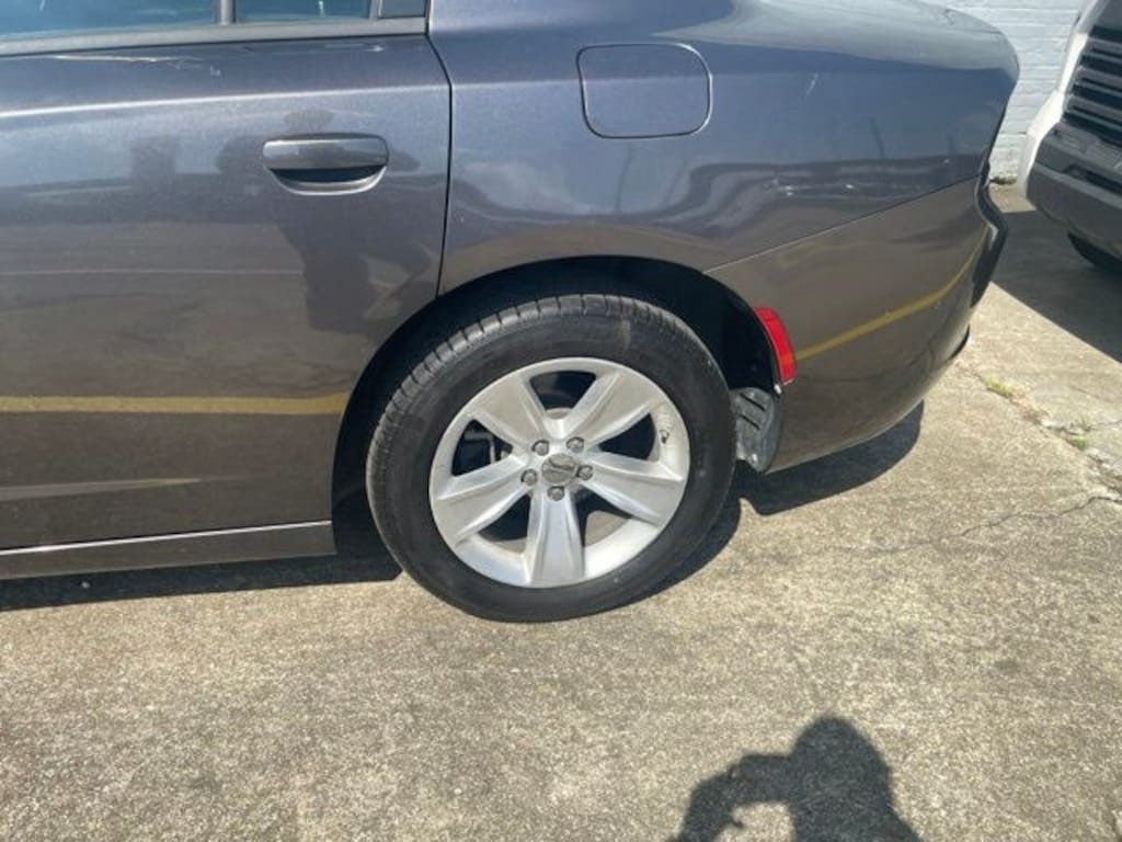 Used 2017 Dodge Charger SXT Sedan