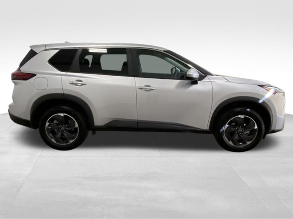 Used 2024 Nissan Rogue SV SUV