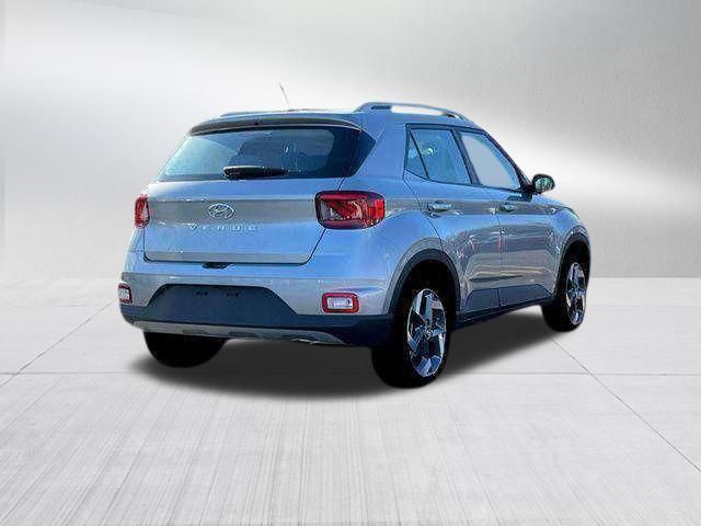 2025 Hyundai Venue SEL - Photo 16