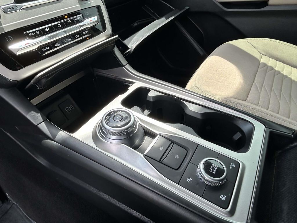 2020 Ford Explorer XLT - Photo 16