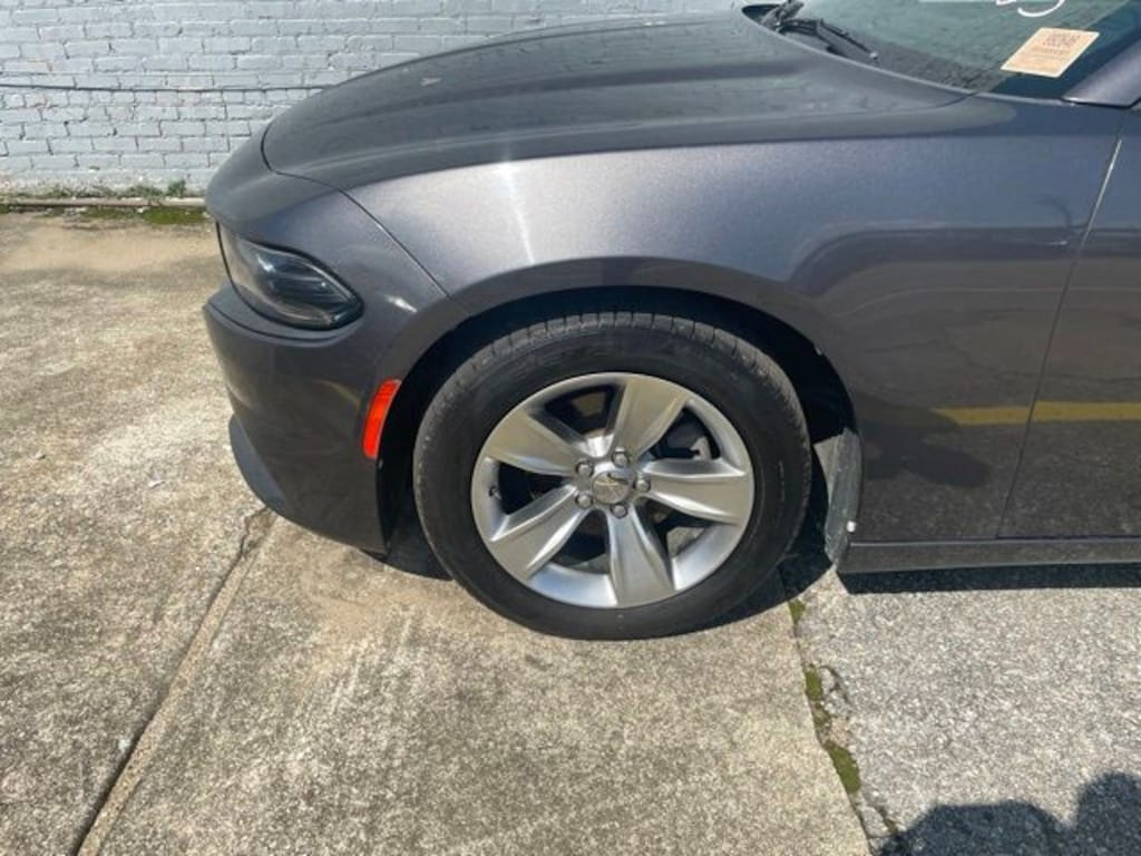 Used 2017 Dodge Charger SXT Sedan