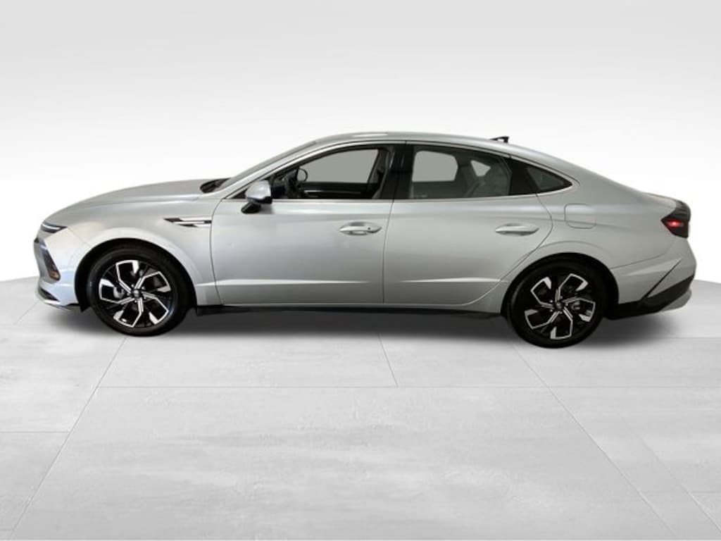 Used 2024 Hyundai Sonata SEL Sedan
