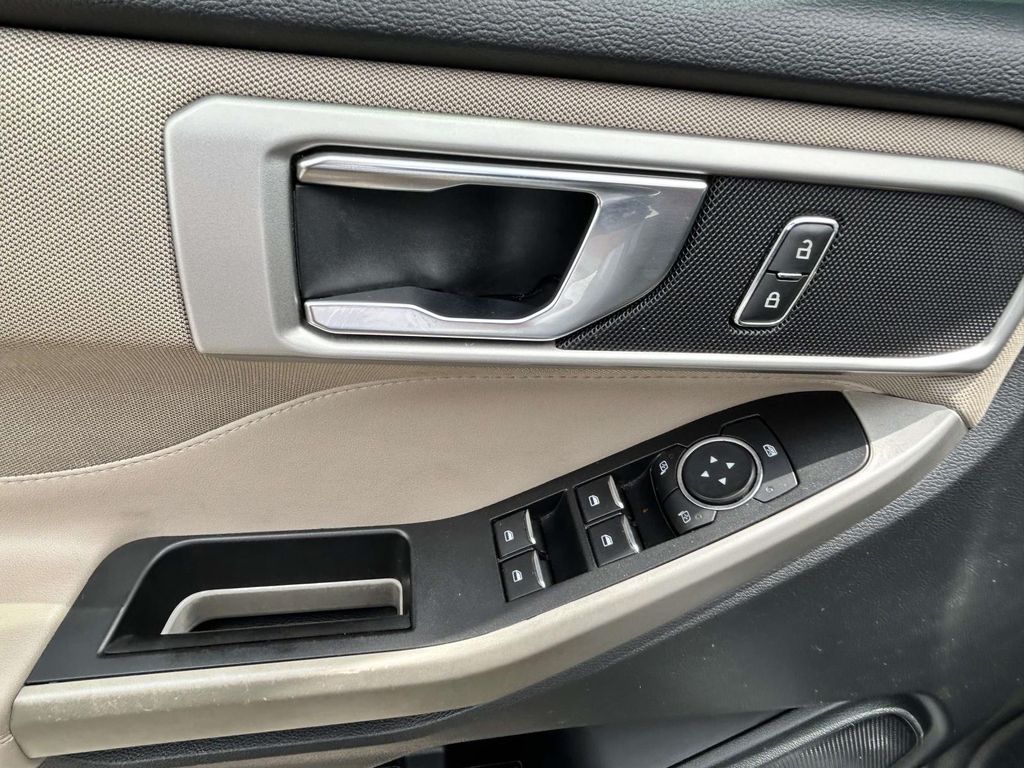 2020 Ford Explorer XLT - Photo 13