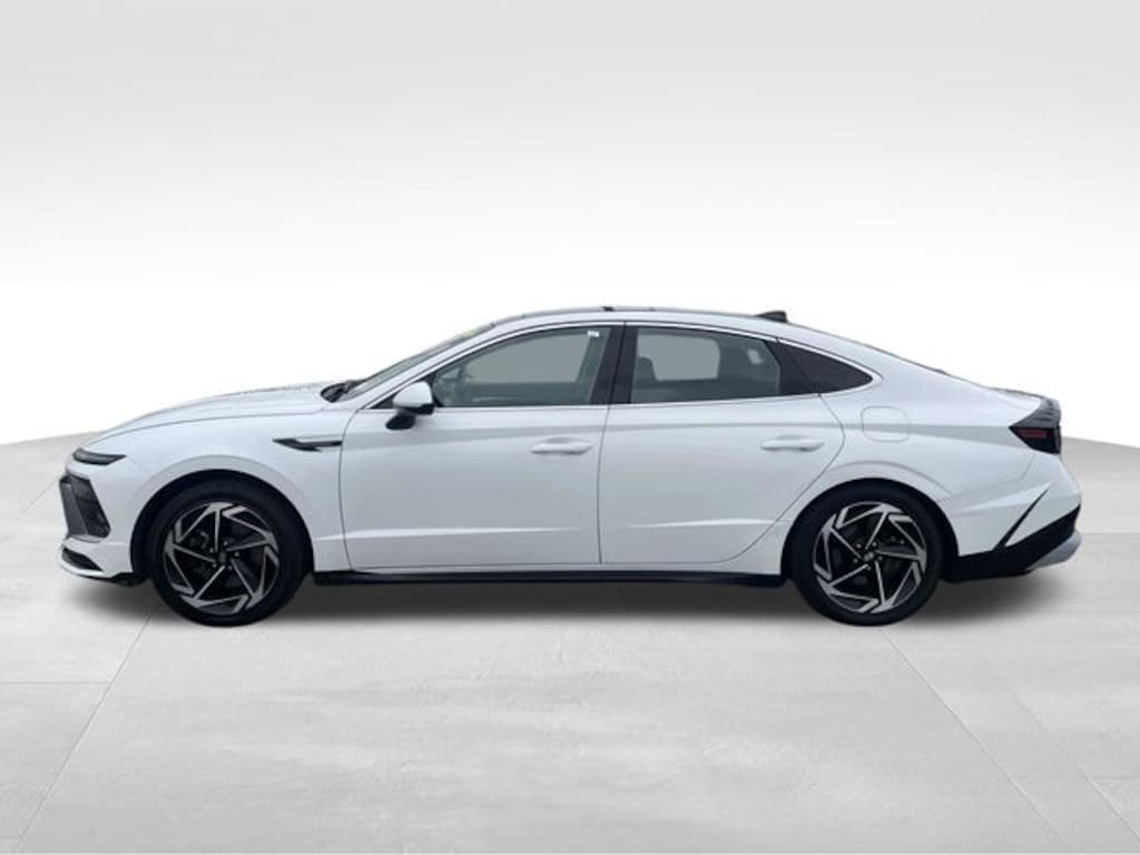 Used 2024 Hyundai Sonata SEL Sedan