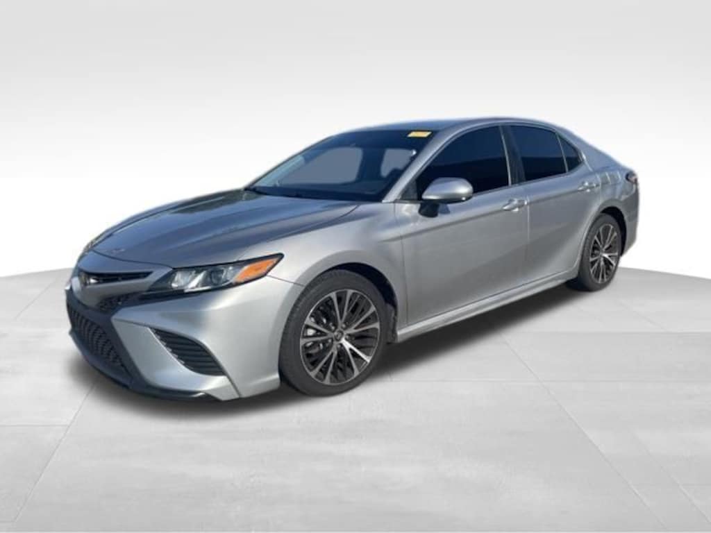 Used 2019 Toyota Camry SE Sedan