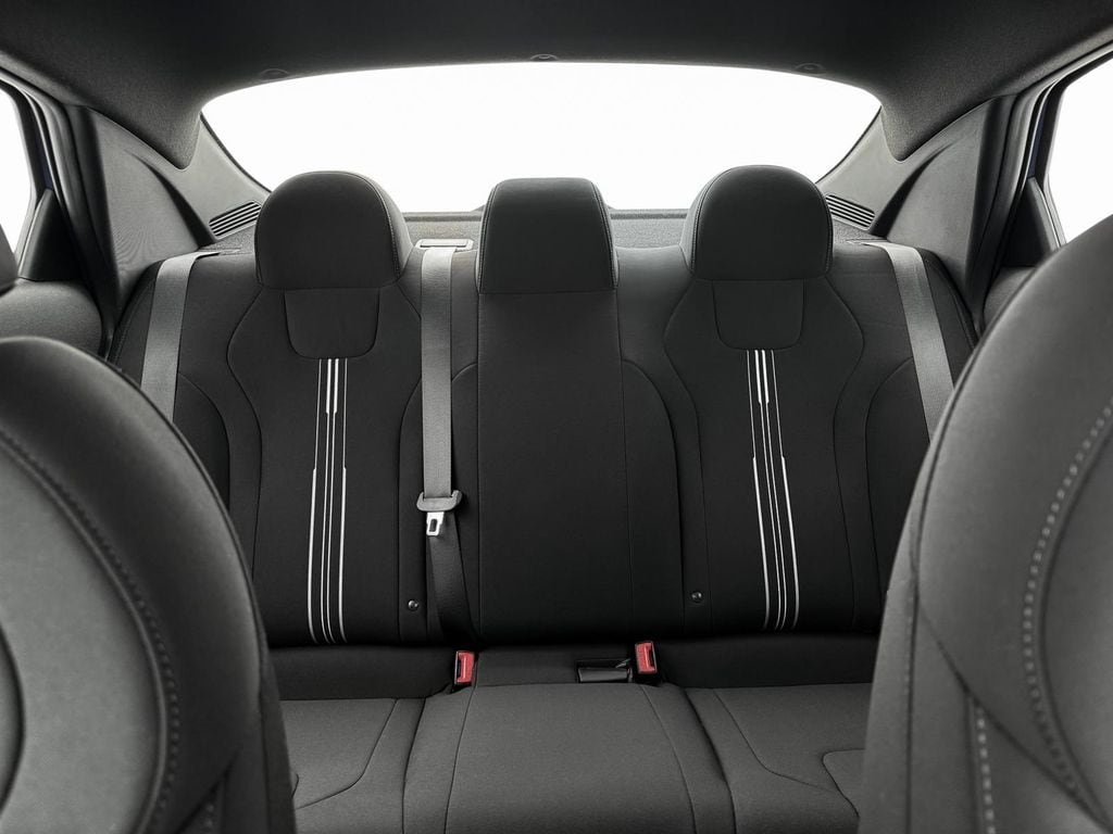2025 Hyundai Elantra SEL - Photo 16