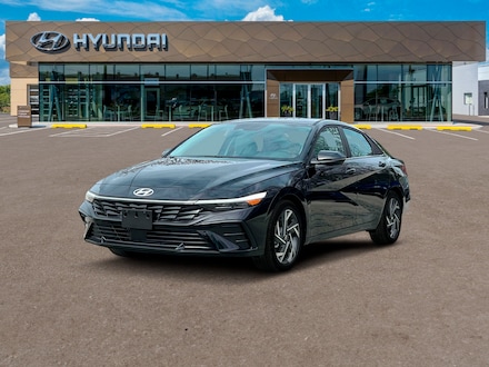 2025 Hyundai Elantra Hybrid Limited Sedan