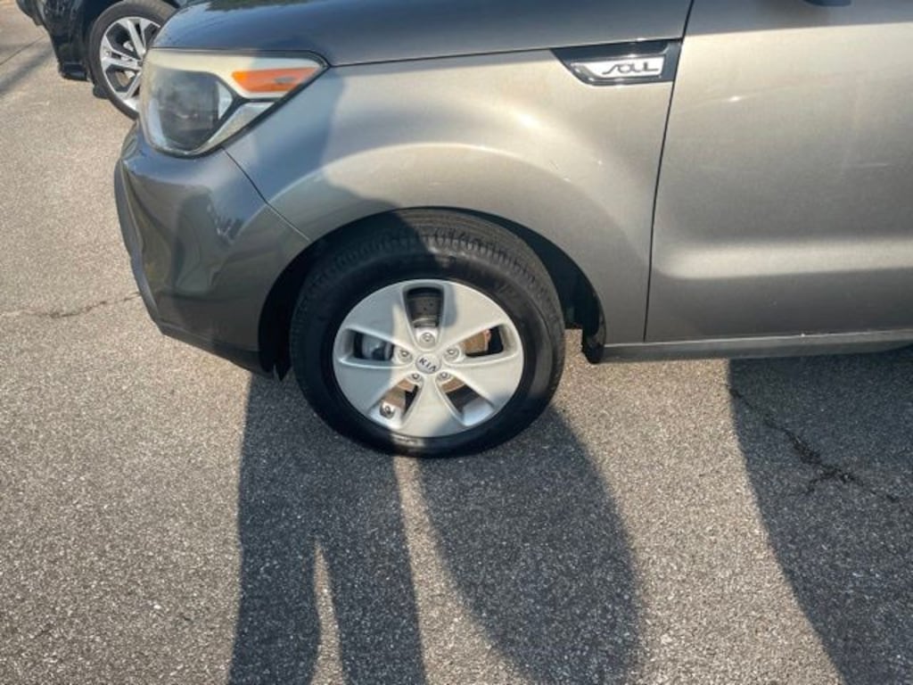 Used 2015 Kia Soul Base FWD Hatchback