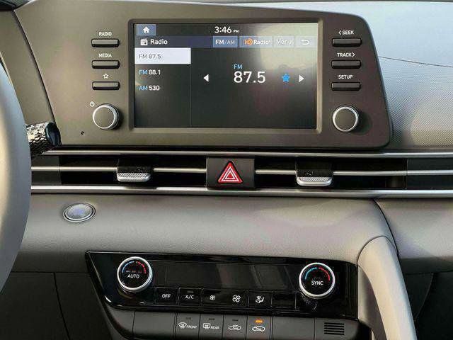 2025 Hyundai Elantra SEL - Photo 28