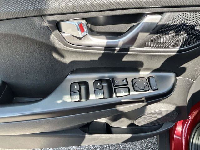 2023 Hyundai Kona SEL - Photo 13