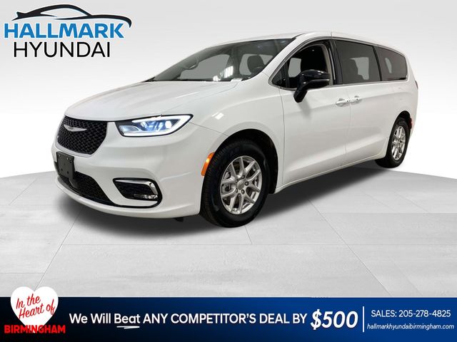 2024 Chrysler Pacifica Touring L's photo