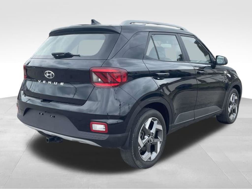 Used 2022 Hyundai Venue SEL SUV