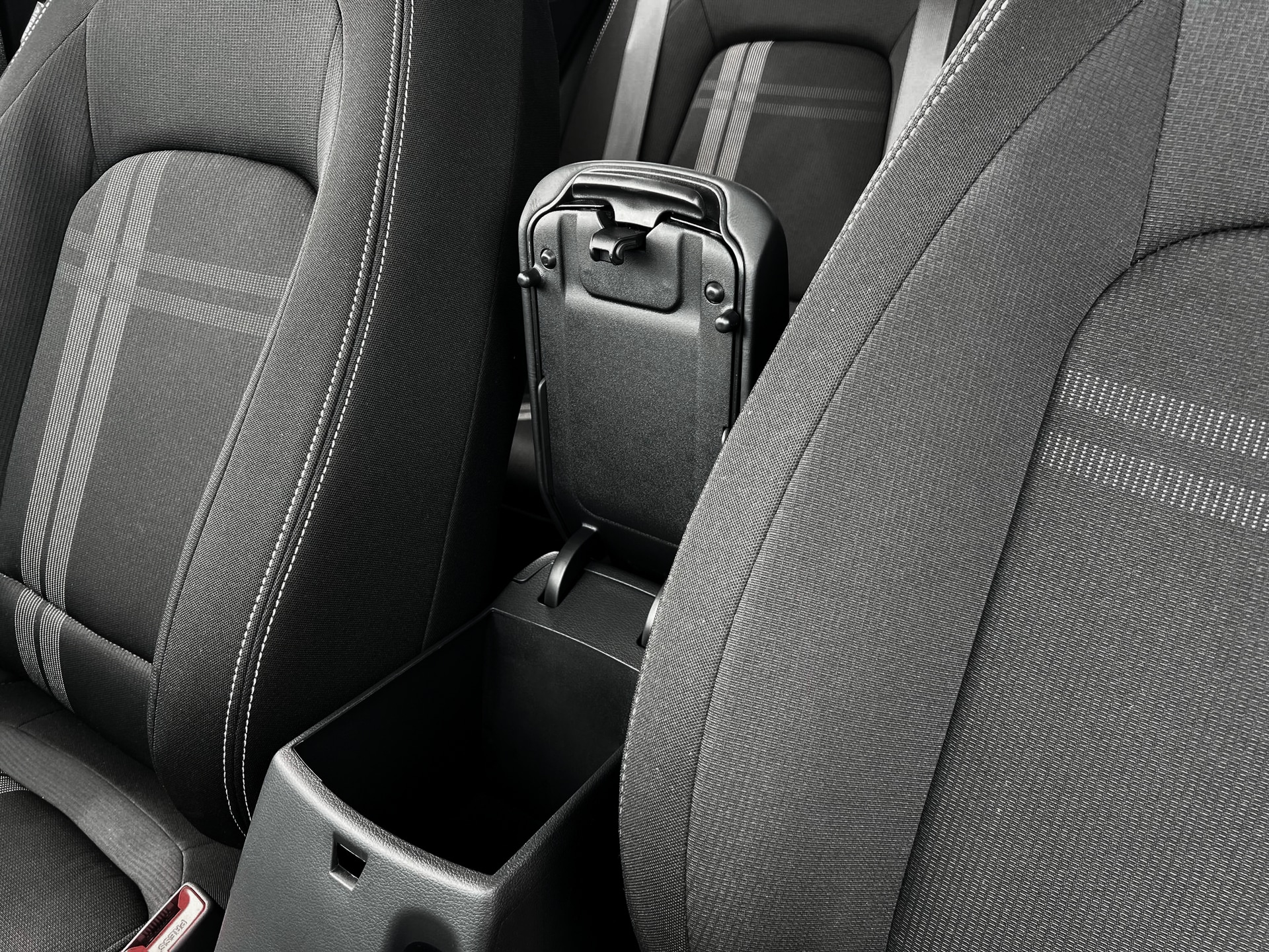 2025 Hyundai Venue SEL - Photo 18