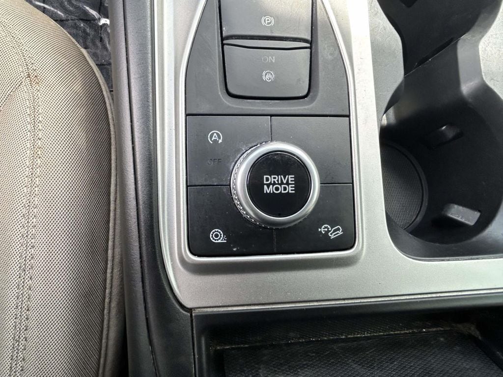 2020 Ford Explorer XLT - Photo 17