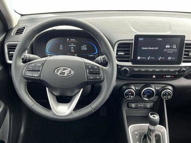 2025 Hyundai Venue SEL - Photo 26