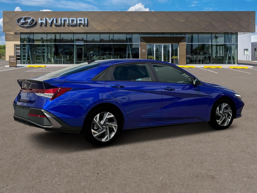 2025 Hyundai Elantra SEL - Photo 8