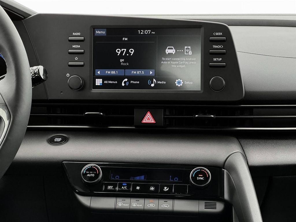 2025 Hyundai Elantra SEL - Photo 19