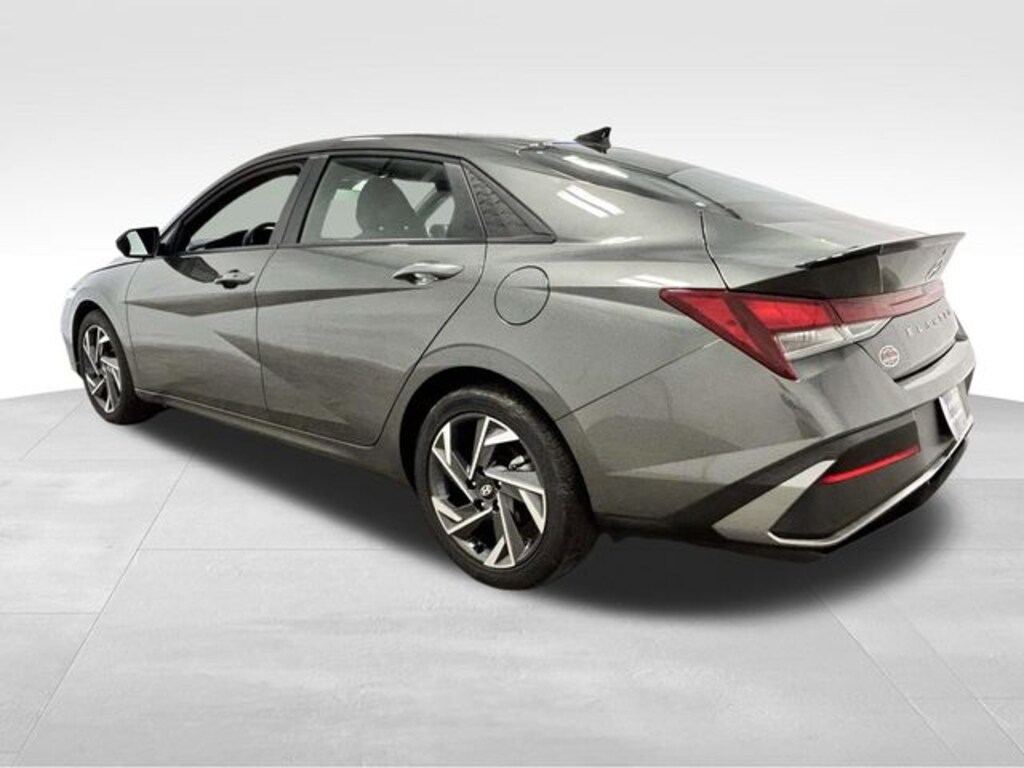 Used 2025 Hyundai Elantra SEL Sport Sedan