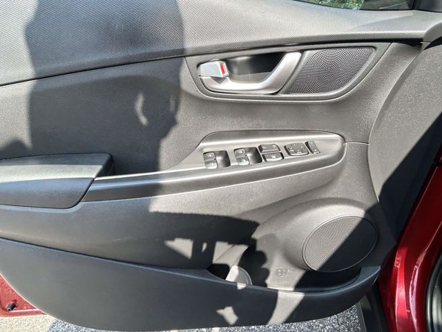 2023 Hyundai Kona SEL - Photo 12