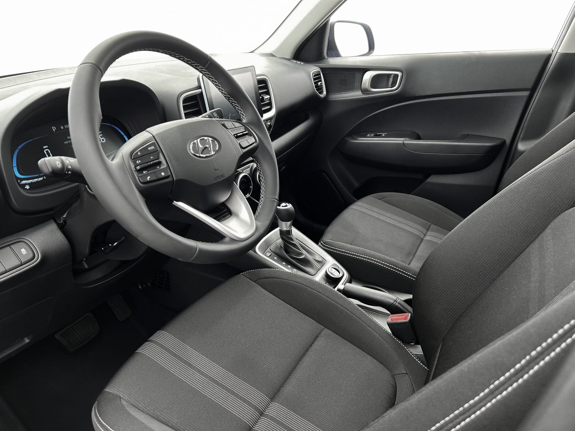 2025 Hyundai Venue SEL - Photo 14